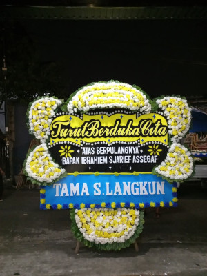 Papan Bunga Duka di Muncang